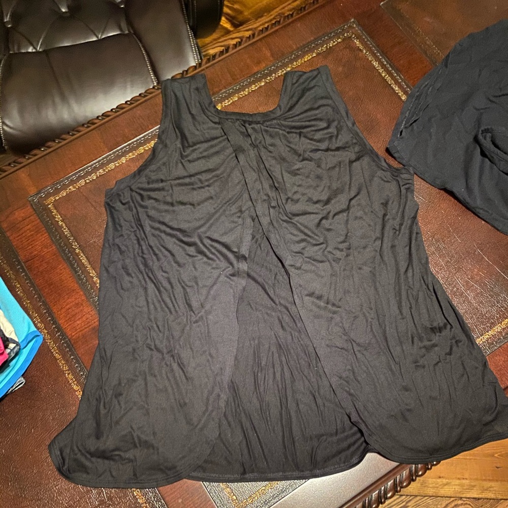 GAP Sleeveless shirt, with split up back side
